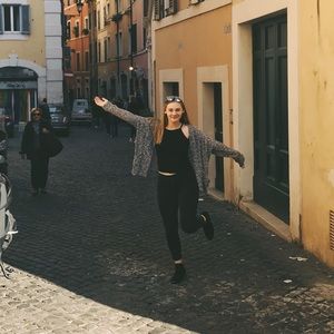 Meet your Posher, Anna